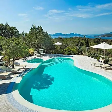 Le Di Capriccioli 4* Arzachena